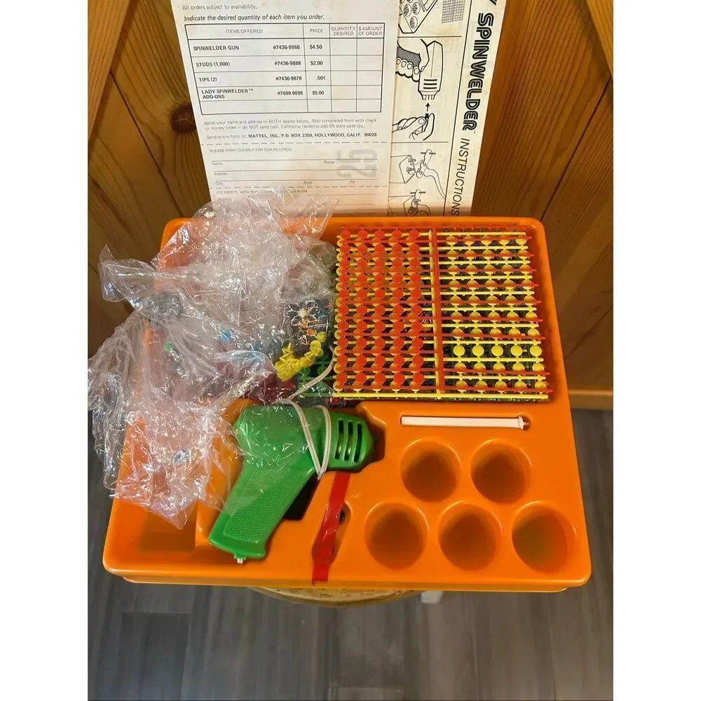 Vtg 1974 Lady Spinwelder Fashion Studio Kit by Mattel (6104)